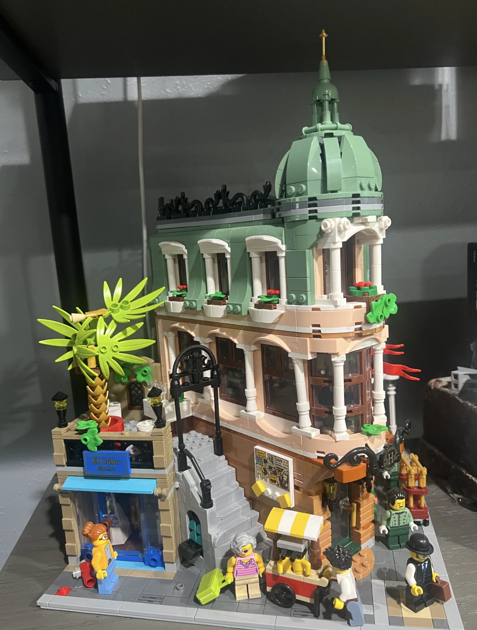 LEGO Icons Boutique Hotel